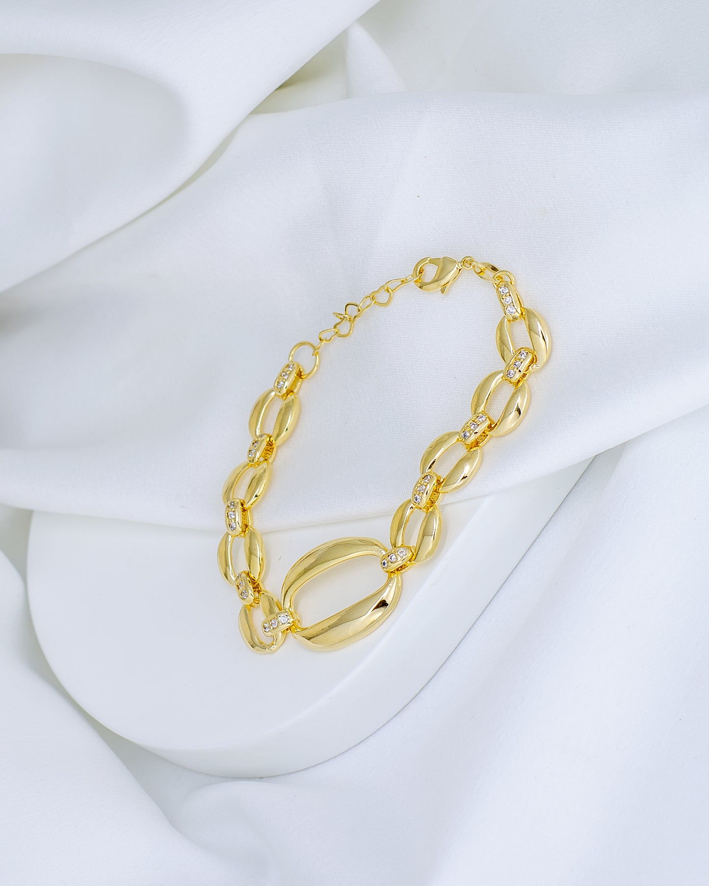 Pulseira Elos Grossos com Detalhes Microcravejados e Elo Grande Central