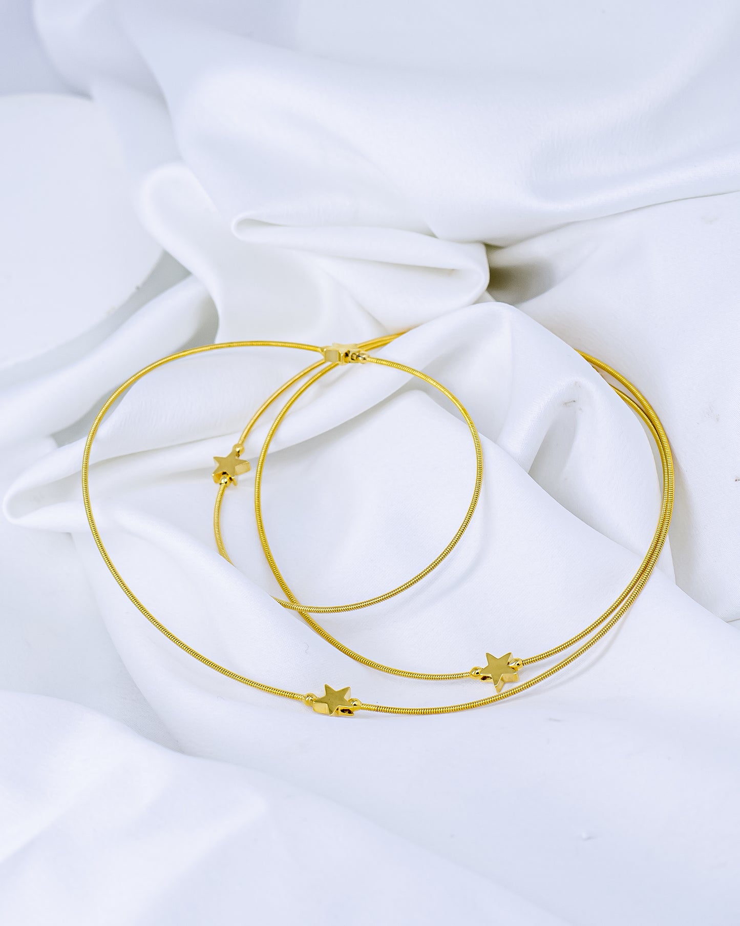 Pulseira Várias Voltas Corda de Violão Estrelas com Fecho Imã