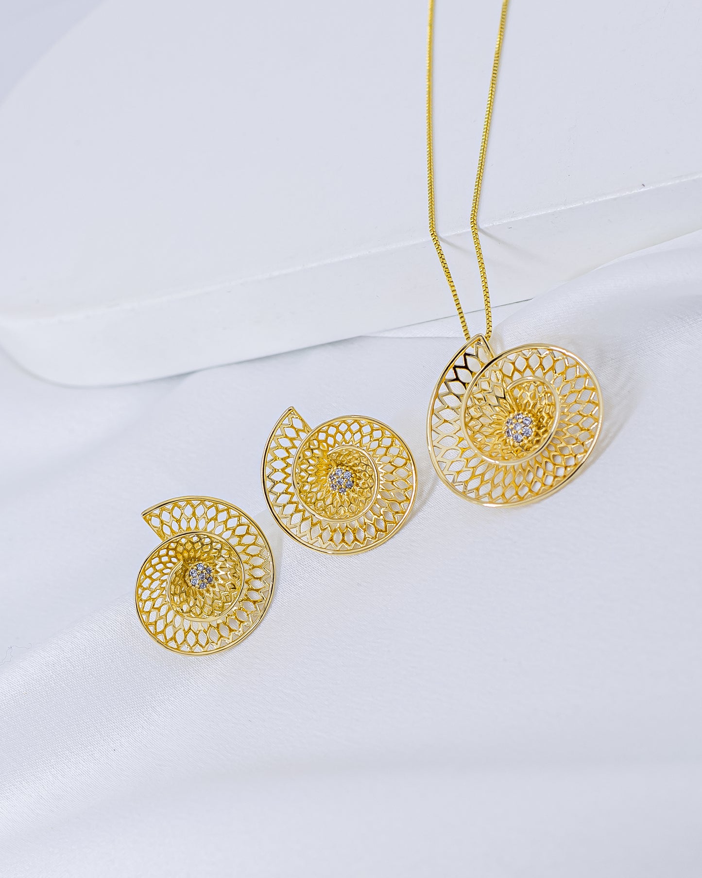 Conjunto Colar e Brinco Espiral