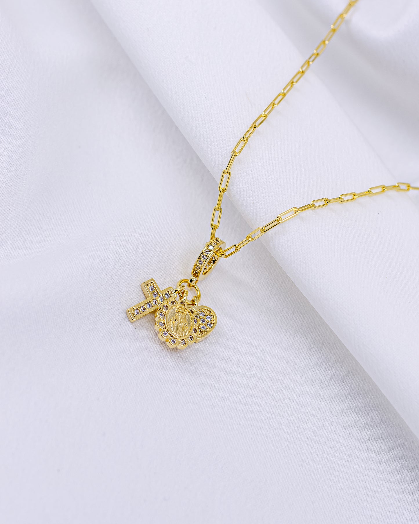 Colar Mini Elo Cartier com Patuá Religioso