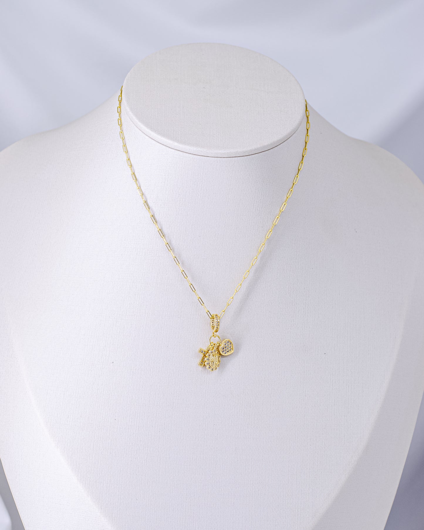 Colar Mini Elo Cartier com Patuá Religioso