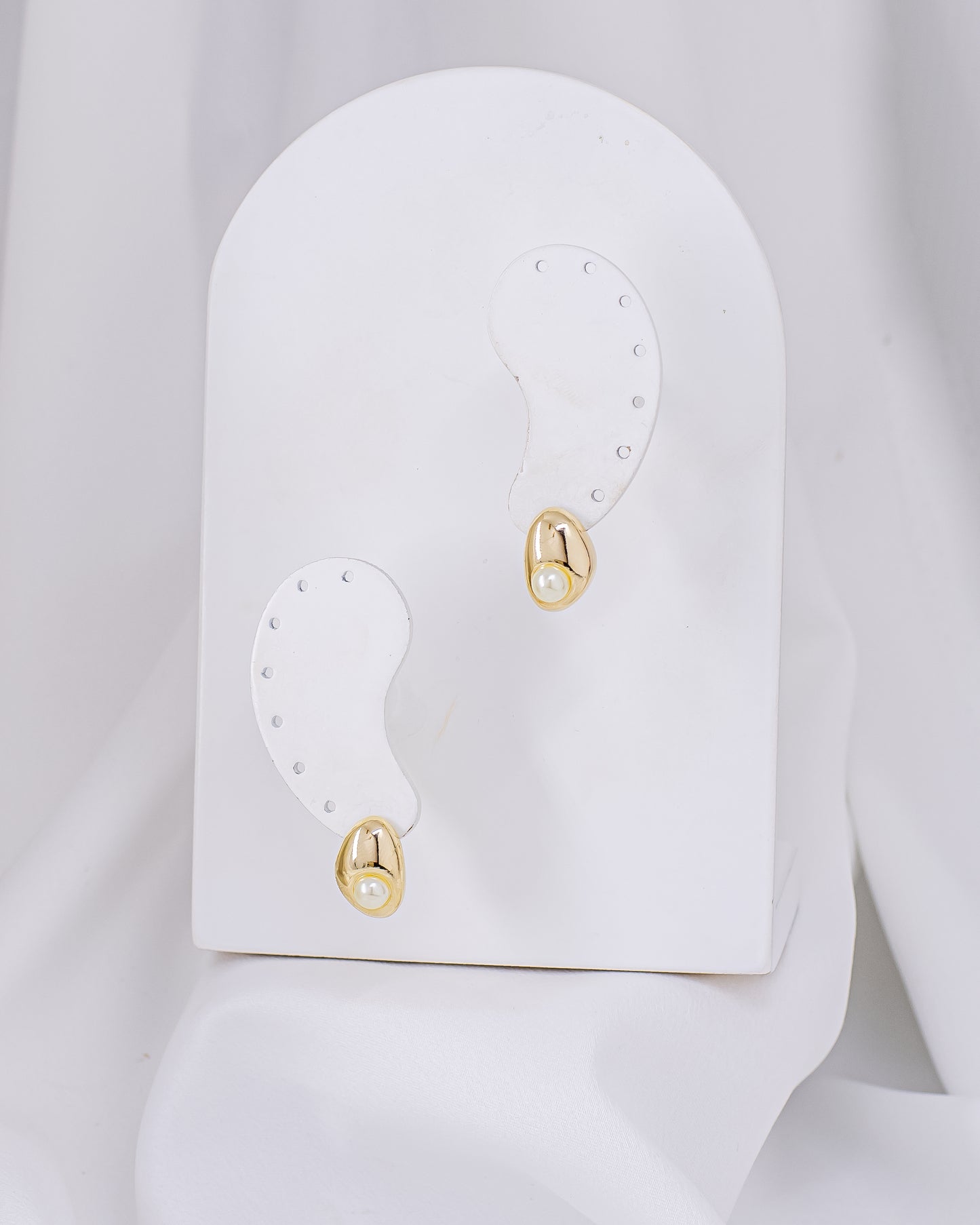 Conjunto Brinco e Colar Oval Orgânico com Pérola