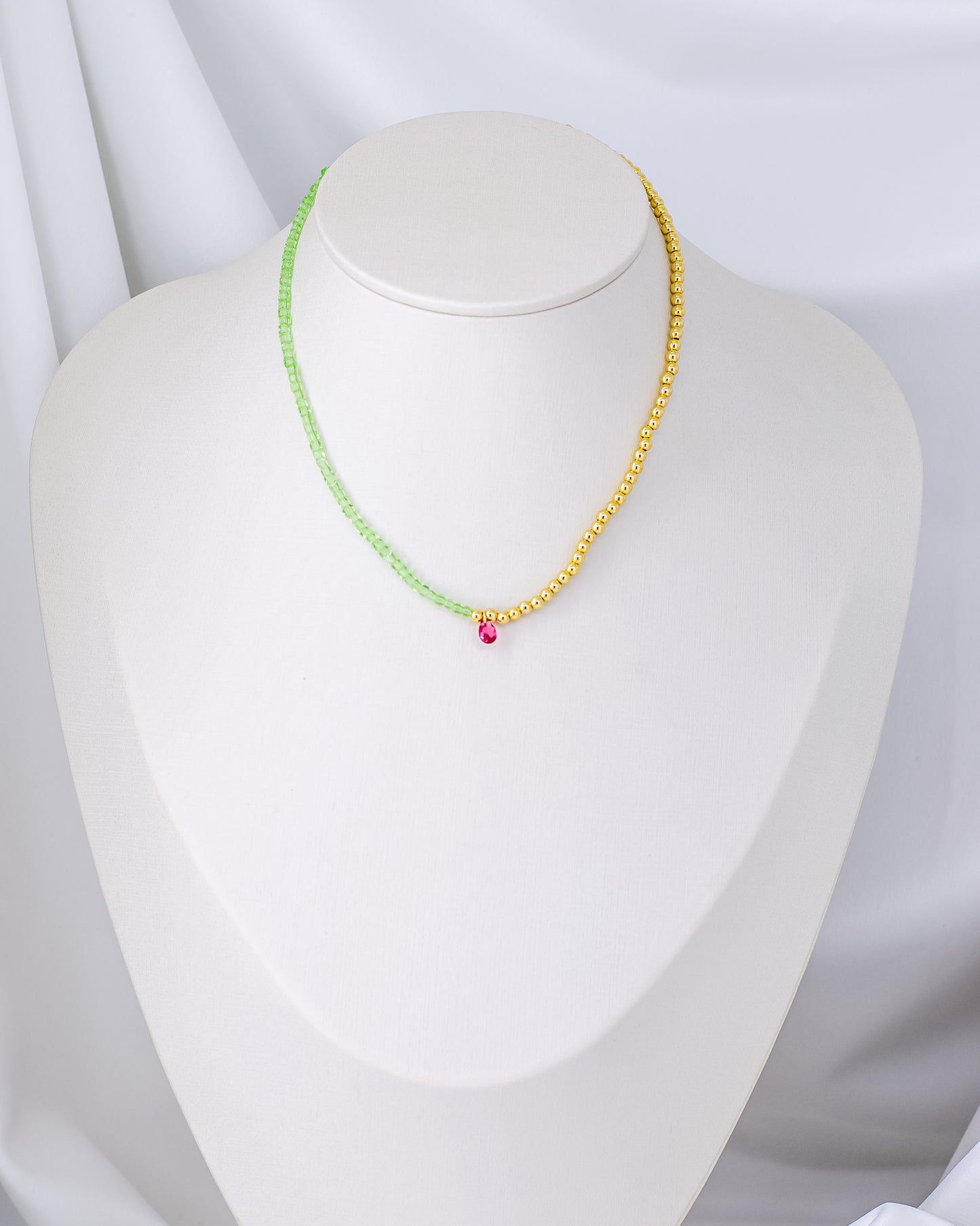 Colar Cristal Verde com Bolinhas e Zircônia Gota Rubi