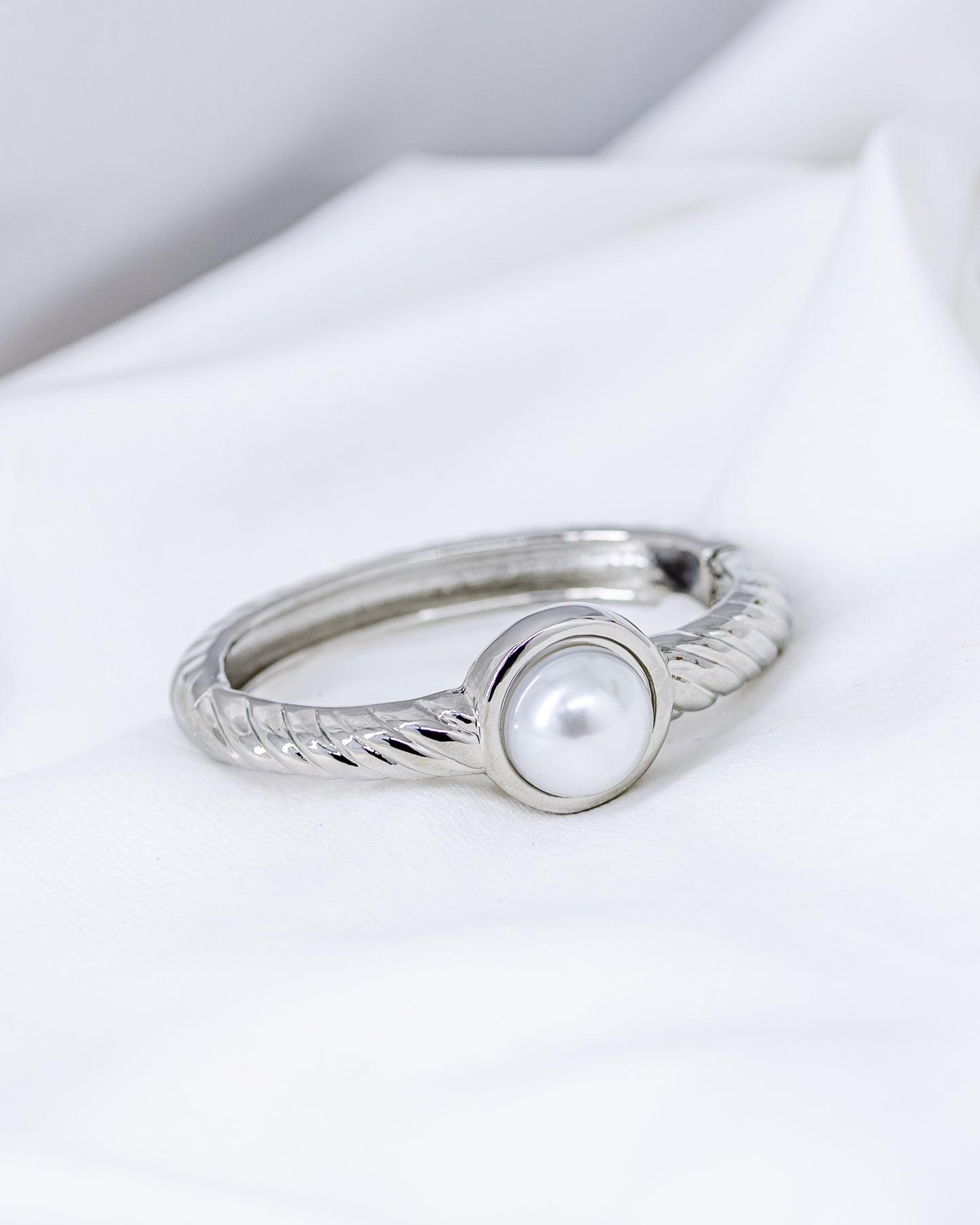 Bracelete Maxi Croissant com Pérola Ródio Branco