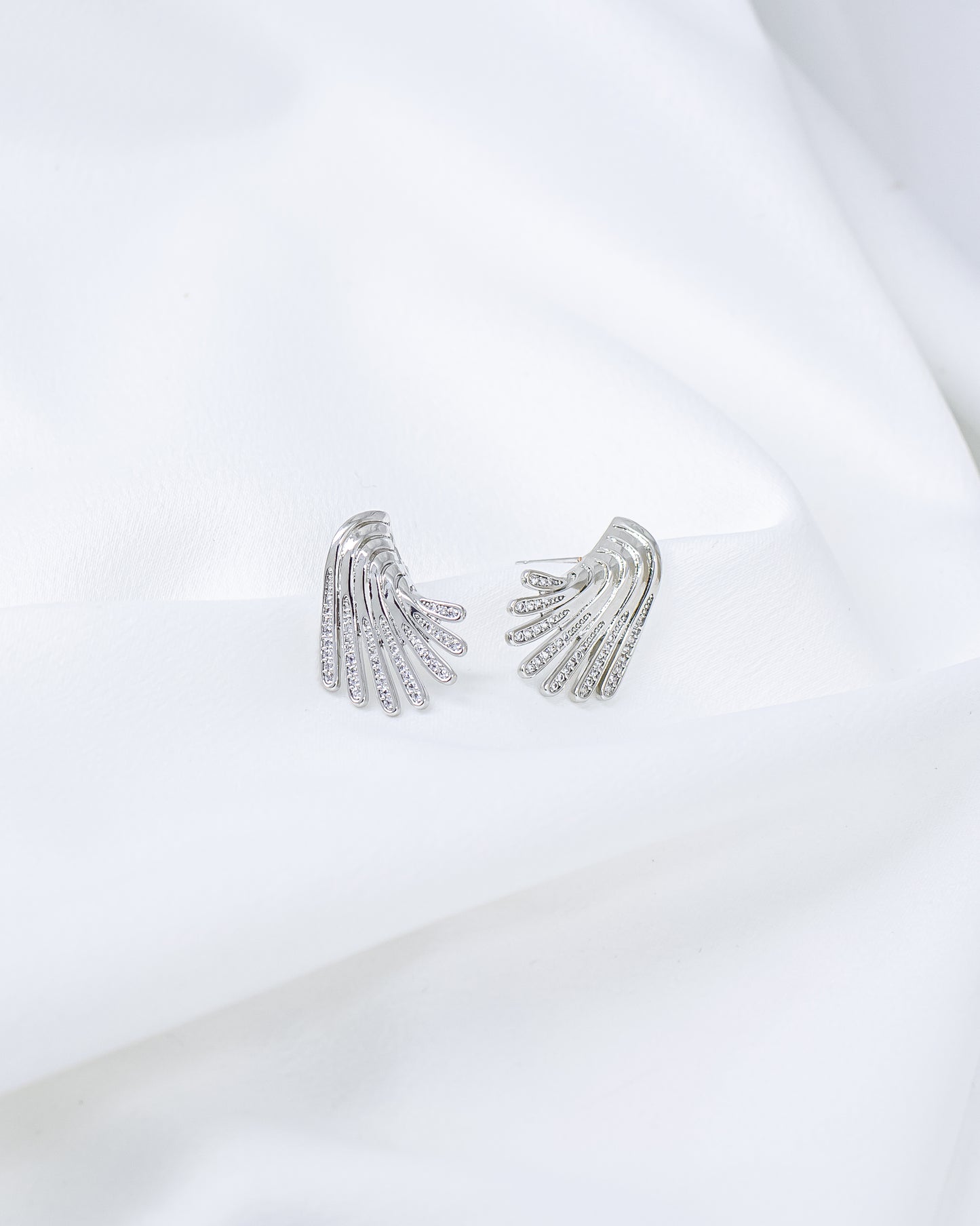 Brinco Ear Cuff Asas 2,5cm Ródio Branco
