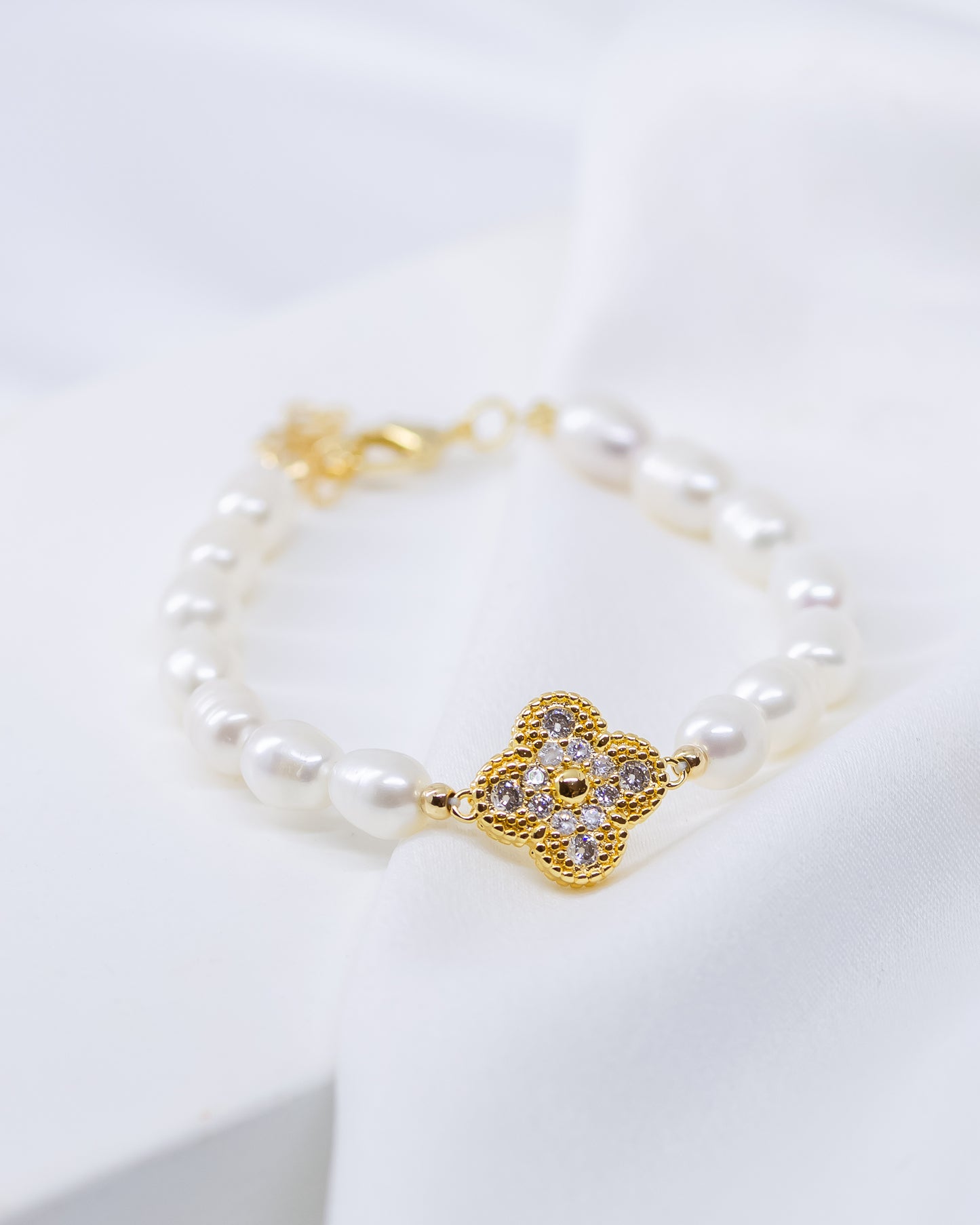Pulseira Pérola de Água Doce com Trevo