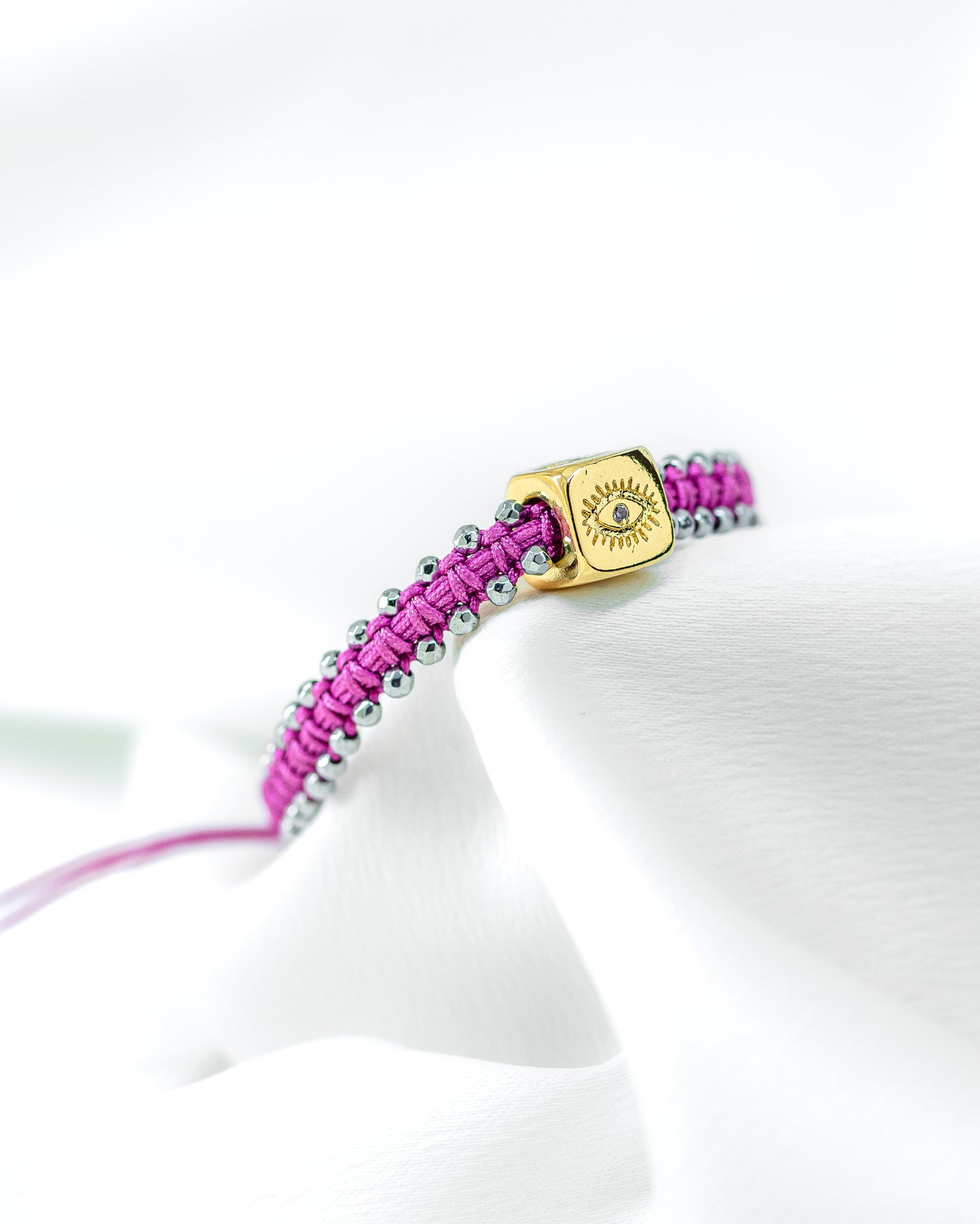 Pulseira Macramê Regulável Olho Grego Magenta