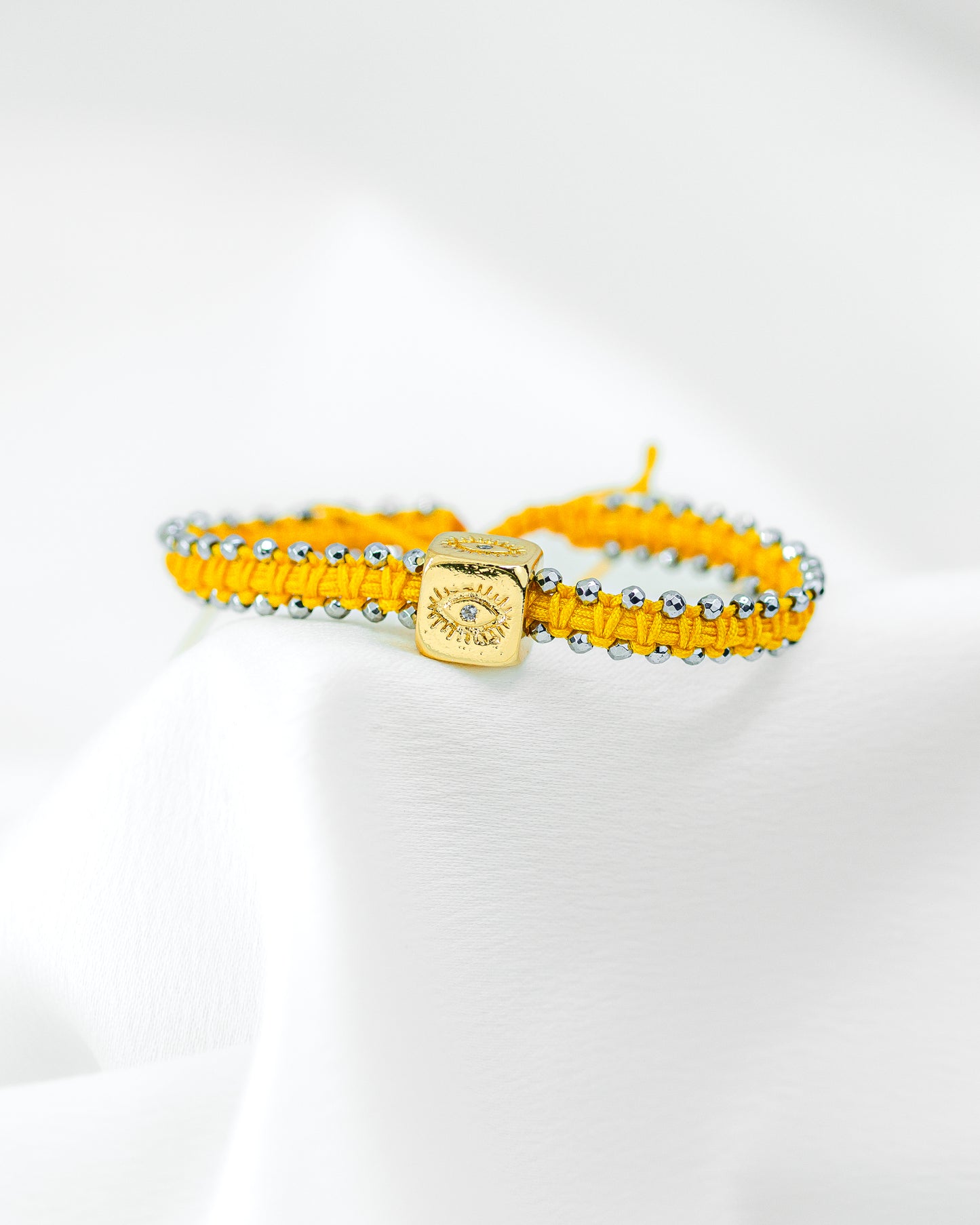 Pulseira Macramê Regulável Olho Grego Amarelo