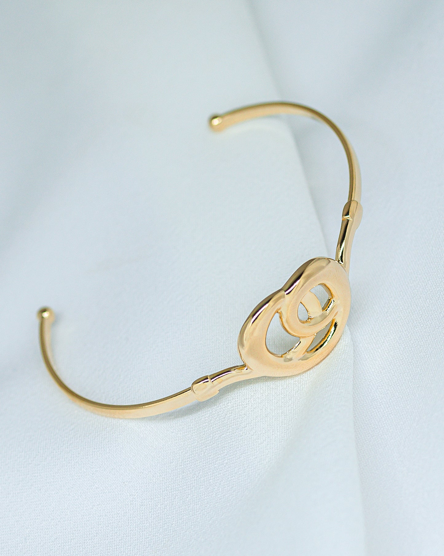 Bracelete Aro Fino com Pretzel