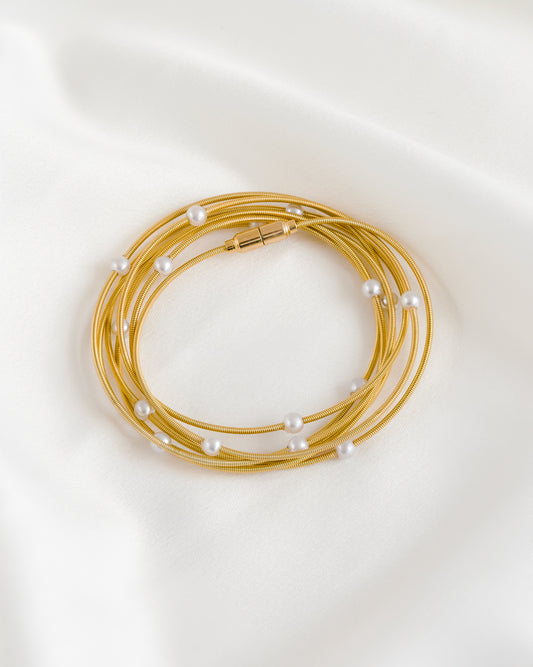 Pulseira Corda de Violão Imã Várias Voltas 120cm com Pérolas