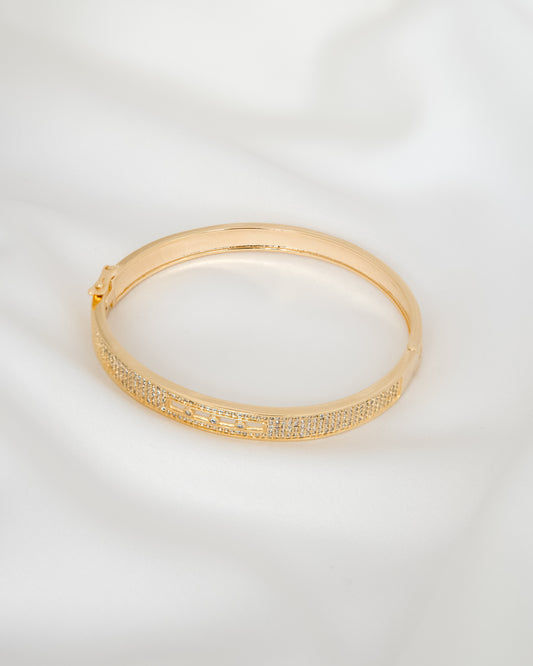 Bracelete Luxo Microcravejado com 3 Zircônias Centrais