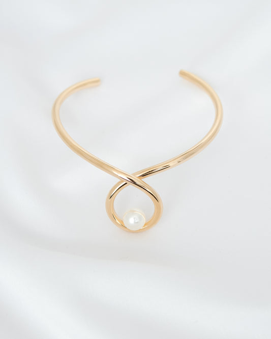 Bracelete Aro com Detalhe Torcido e Pérola