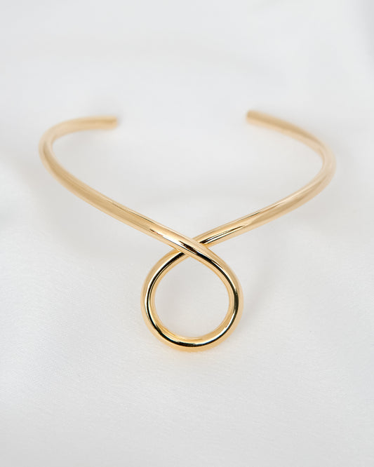 Bracelete com Detalhe Torcido