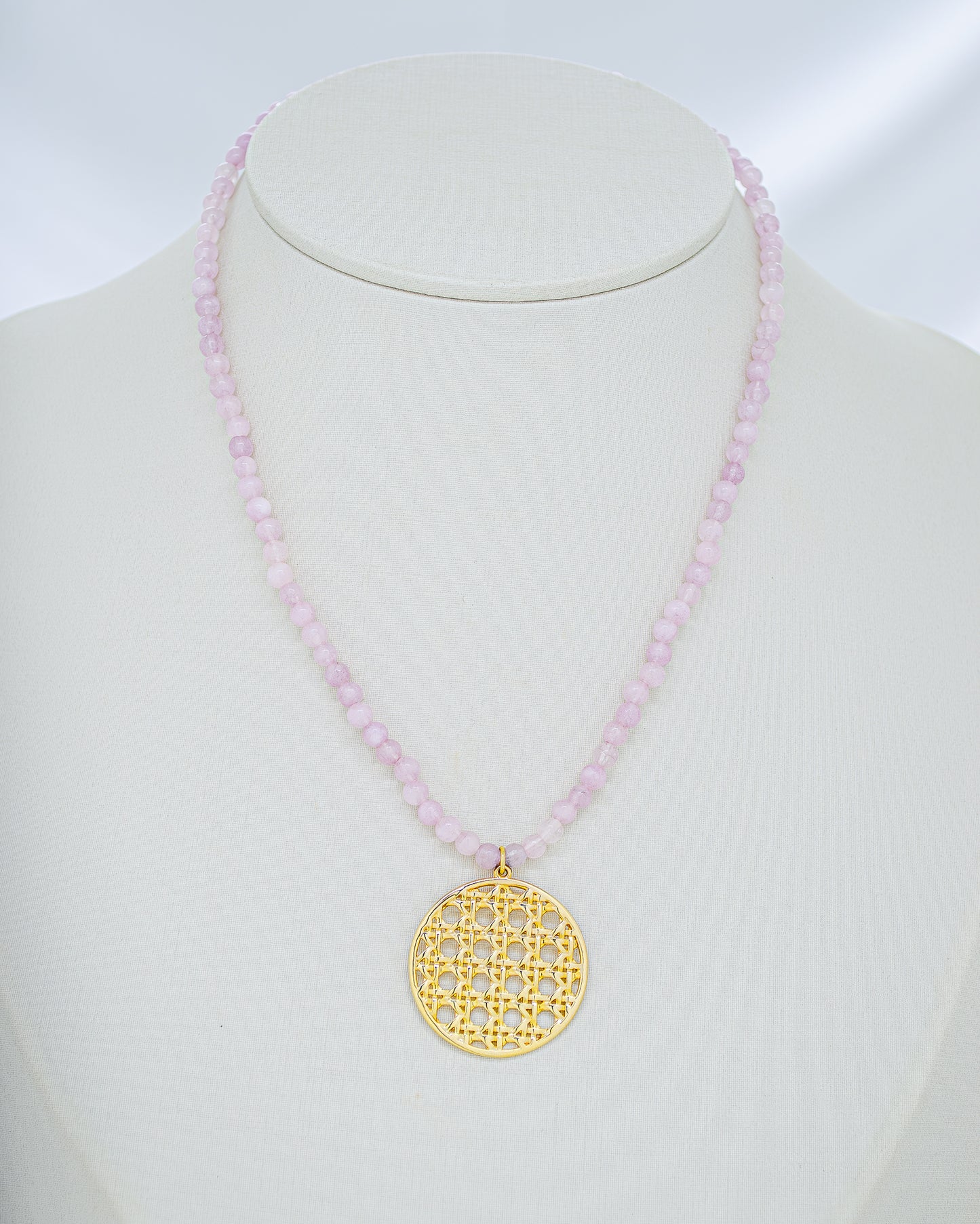 Colar Madrepérola Rosa com Pingente Malha Redondo