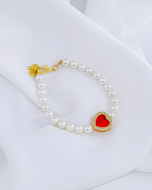 Pulseira Pérola Shell Pingente Coração Cravejado na Borda