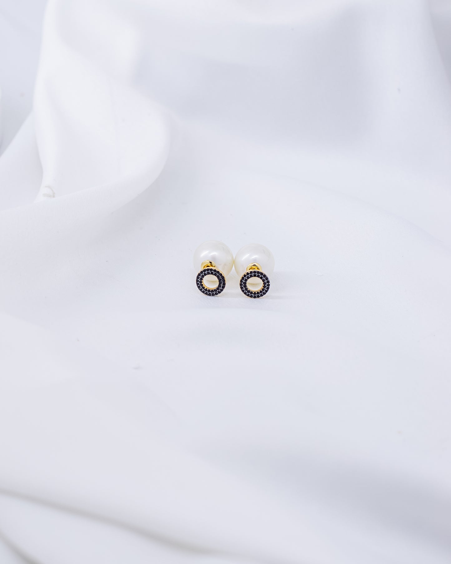 Brinco Ear Jacket Pérola com Zircônia Ônix