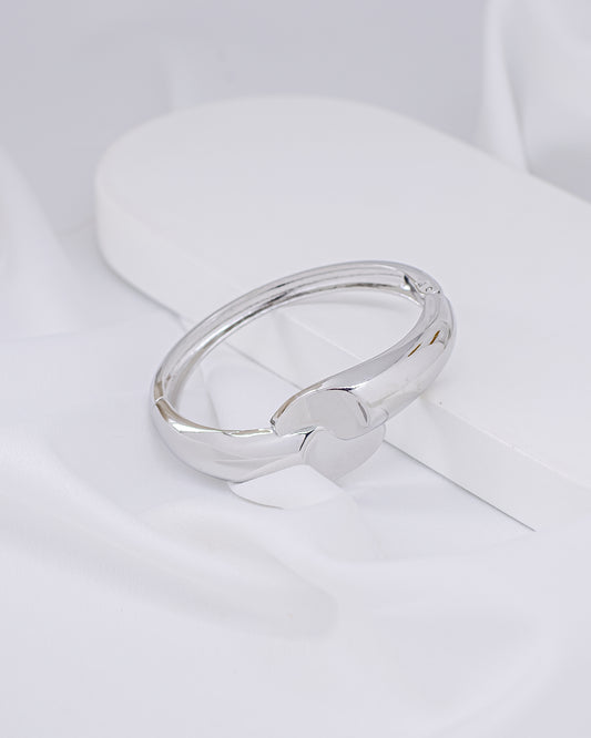 Bracelete Articulado com Detalhe Central Ródio Branco