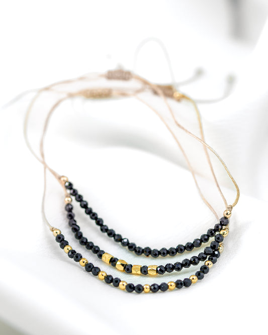 Trio de Pulseiras Macramê Reguláveis Mini Pedras Pretas